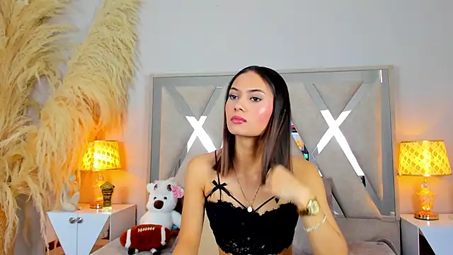 Chatroom XXX en direct de NicolMiller4