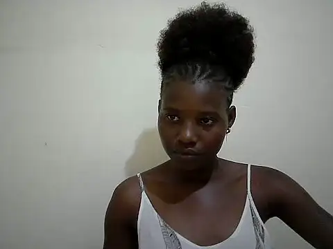 Chatroom XXX en direct de Milcy