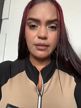 Sara-77's Live XXX Chat