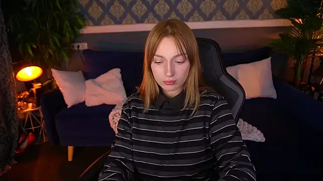 Онлайн чат XXX LizzaMoonn
