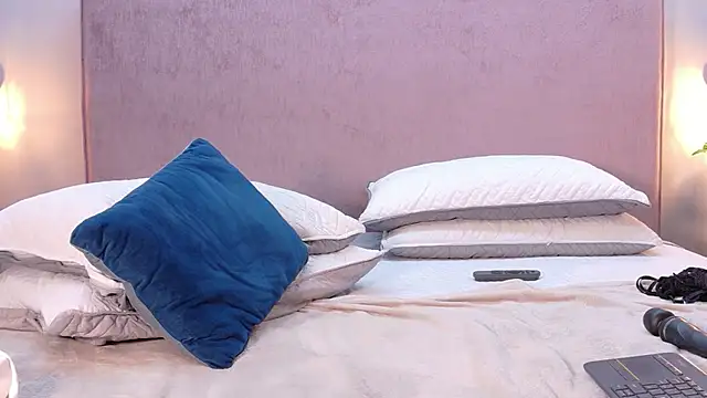 Busty_Zay Adlı Modelin Canlı XXX Sohbeti