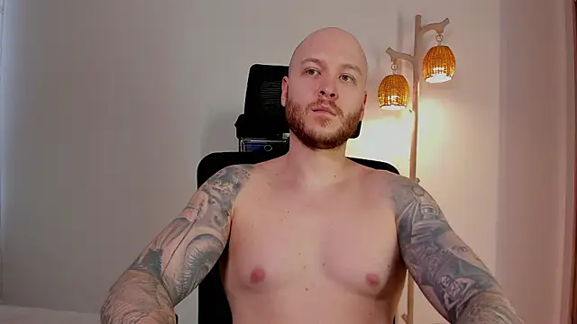 הופעת וובקאם של AdamMeyer_10