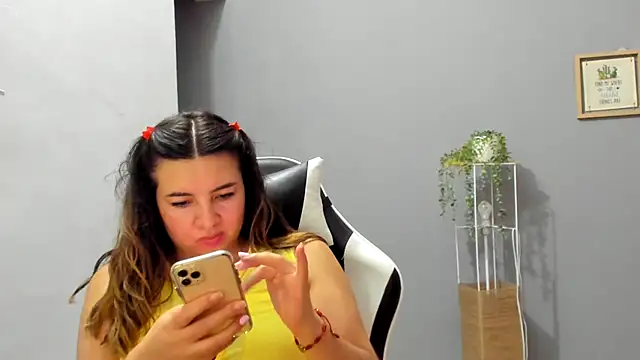 צ'אט XXX בשידור חי של __Emma__11__Lecat_