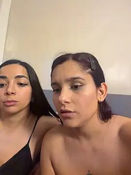 Chat +18 de LuciaLatina ao vivo