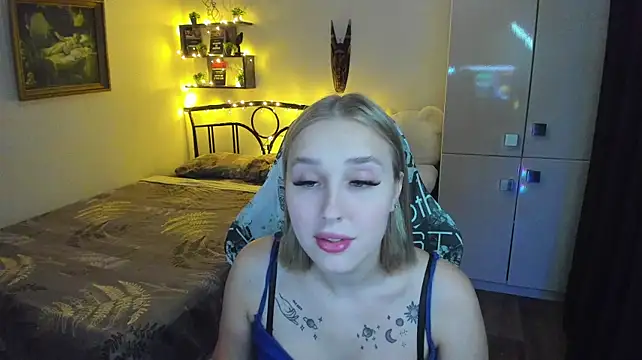 CrazyBitchInLace Adlı Modelin Canlı XXX Sohbeti