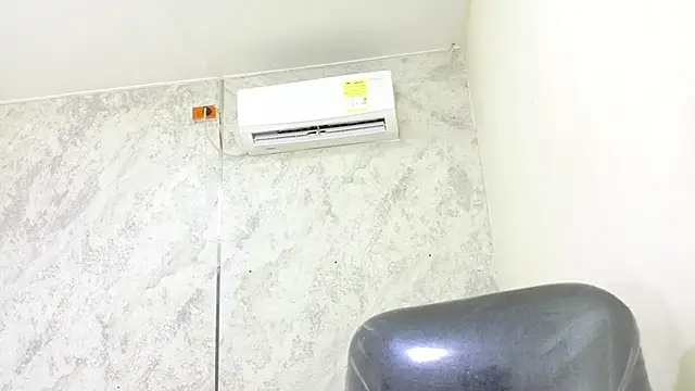 emy_0のライブXXXチャット