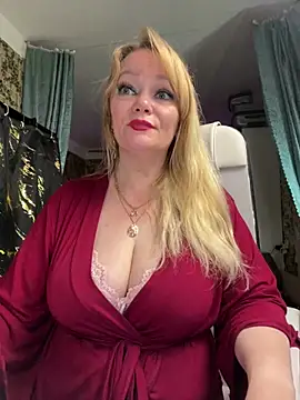 Sweet-blonde Chat XXX in diretta