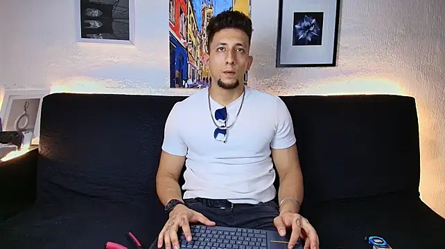 SR_EMILIOCUM Pertunjukan Webcam