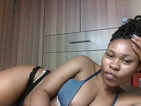 XXX chat uživo modela Juicyy_afriq