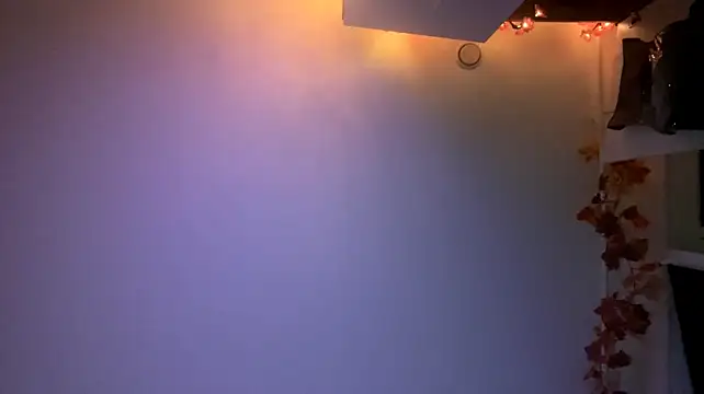 MirraDream's Live XXX Chat