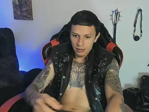 Masterdave7's Live XXX Chat