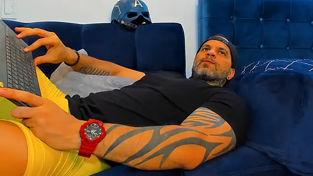 Chat XXX en directo de JoshRigby