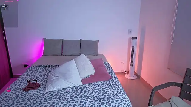 sofix__ Adlı Modelin Canlı XXX Sohbeti