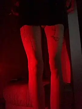 Show modela dongoralesko77 na web-kameri