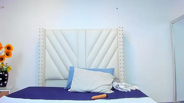 XXX chat uživo modela Paulynavera