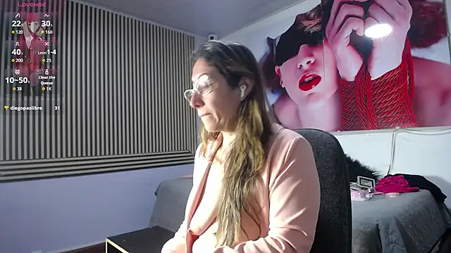 kaylaMinov_ 在線直播表演