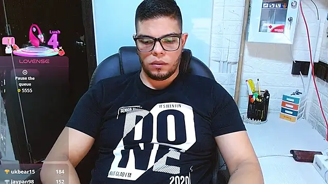 Realjoel01's Live XXX Chat