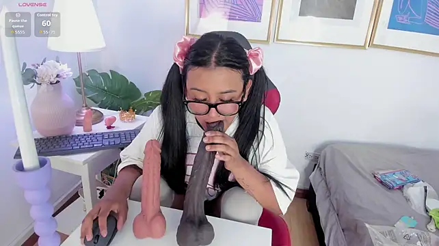 valka_collinss' Live XXX Chat