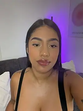 Chatroom XXX en direct de Sara_mocca_