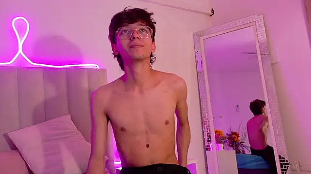 Twink_Sebas7のライブXXXチャット