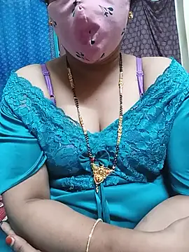 Chikki_20 Adlı Modelin Canlı XXX Sohbeti