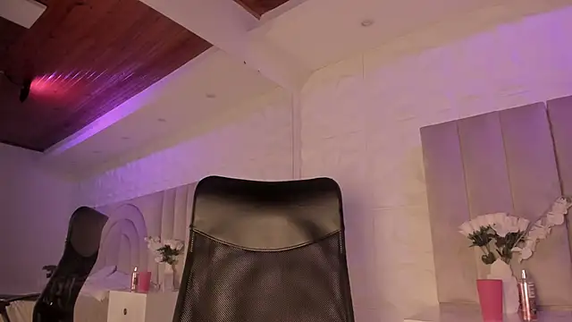 chloe_larson: απευθείας συνομιλία ΧΧΧ