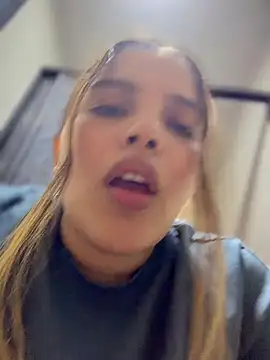 Colibri_xxx Chat XXX in diretta