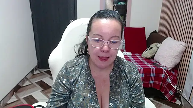XXX chat uživo modela Sonialorens_