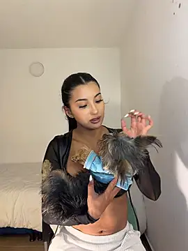 Kimm_khalifa Adlı Modelin Canlı XXX Sohbeti