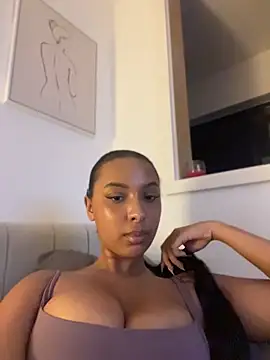 Jasmine-Monroe élő XXX-chatje