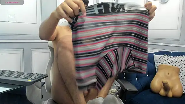 Czat XXX na żywo – Elioth_18