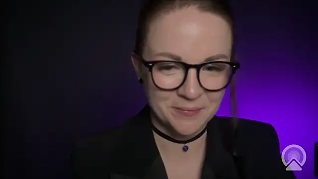 Mireliaga élő XXX-chatje