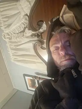 19JaSon83's Live XXX Chat