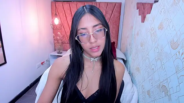 Chat +18 de Gia_Evans__ ao vivo