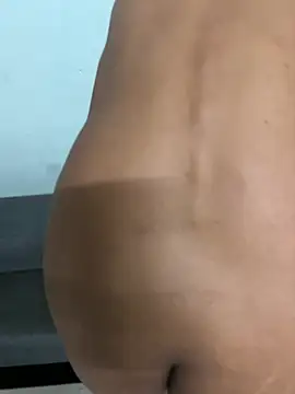 โชว์เว็บแคมของ Tamil_sexy_couples