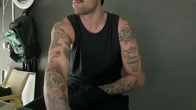Chat XXX ao vivo de ZeusDelicious
