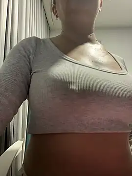 Czat XXX na żywo – ruby_santana777
