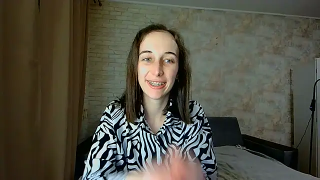 Anika_bloom Adlı Modelin Canlı XXX Sohbeti