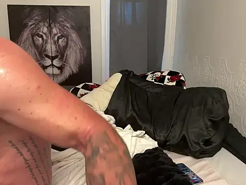 GavinGray Show in webcam