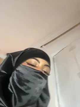 yasmin_moham Adlı Modelin Canlı XXX Sohbeti
