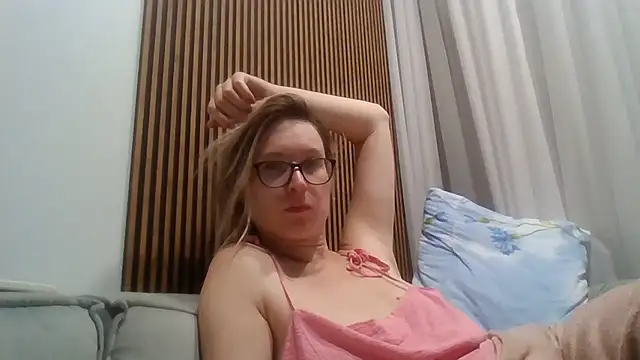 Jugira Chat XXX live