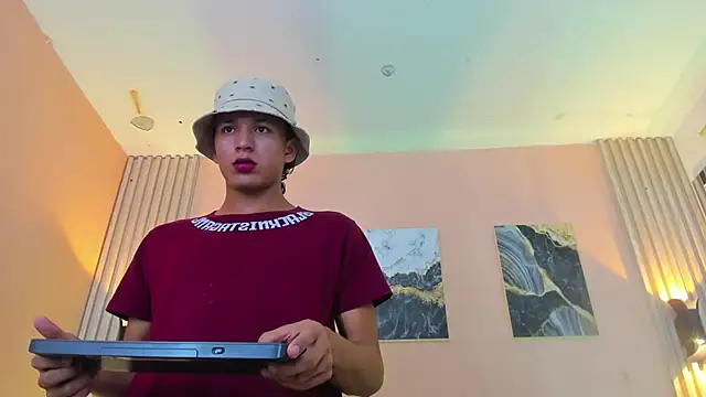 Chat +18 de Lian_Lodson ao vivo