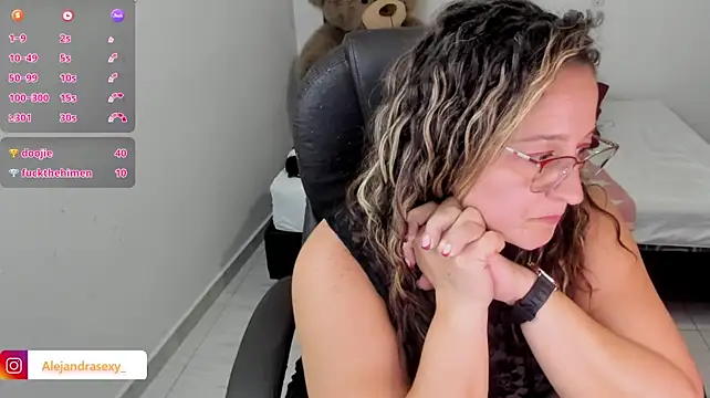 Chatroom XXX en direct de alejandra_milf_