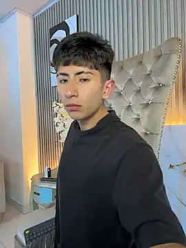 צ'אט XXX בשידור חי של AndyJustgame_