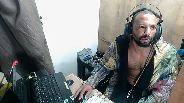 Camodick Adlı Modelin Canlı XXX Sohbeti