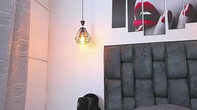 AngelaMonroe69 élő XXX-chatje