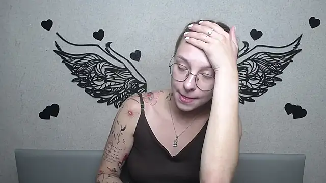 SteshaGlass Chat XXX in diretta