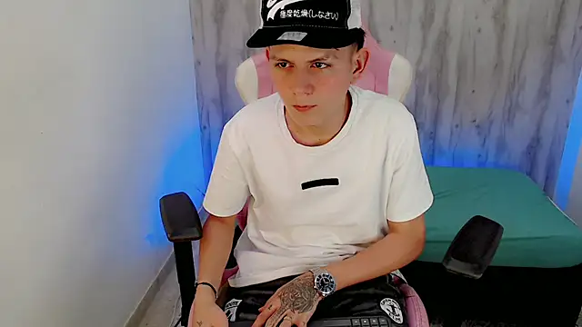 Hot_athletes_ Chat XXX live