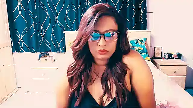 Indianlust69 Adlı Modelin Canlı XXX Sohbeti
