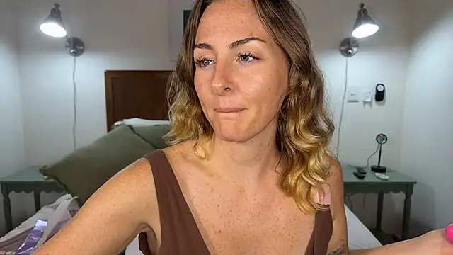 Chat +18 de RomyOmega ao vivo